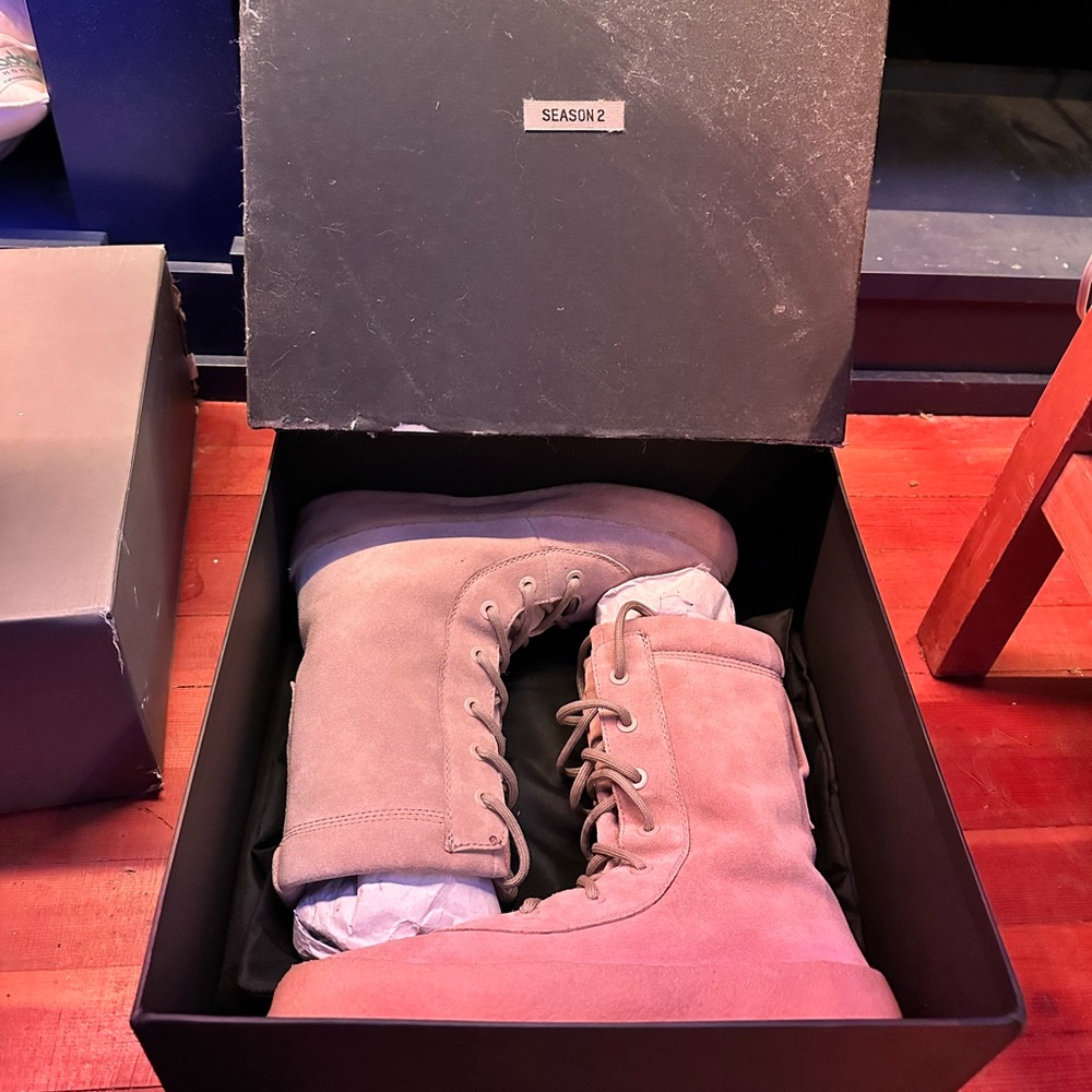 Yeezy military crêpe boots season 2
